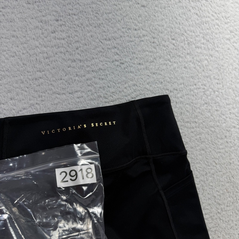 Victoria's Secret Women's Black 3/4 Length Yoga Leggings 6/170/68A W25x23 Sport - Picture 9 of 9